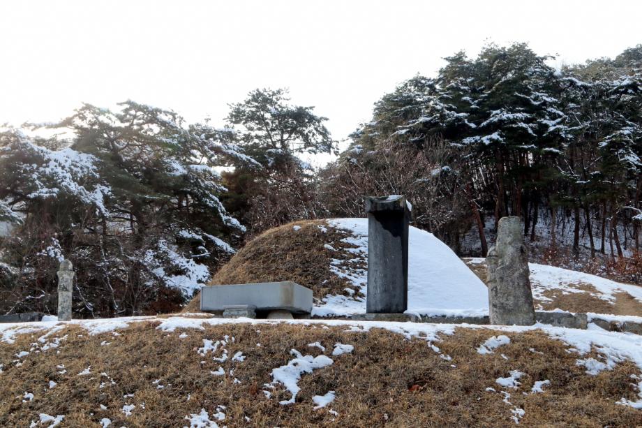 진천 정철 묘소