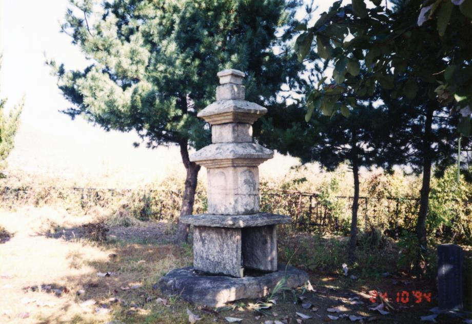 충주 원평리 삼층석탑이미지