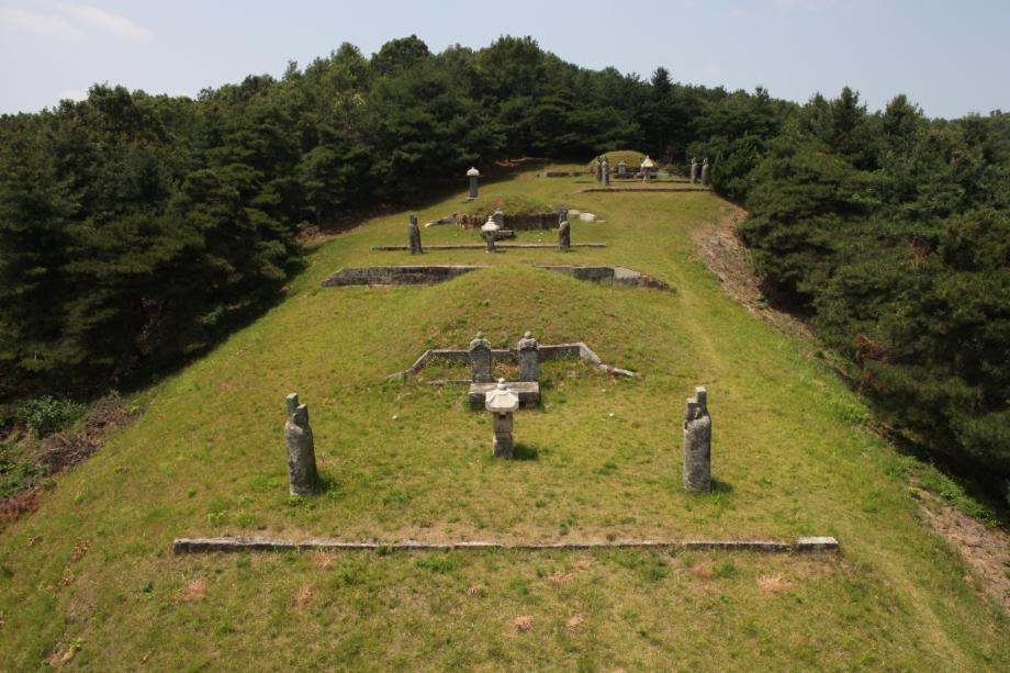 음성 권근 삼대 묘소 및 신도비