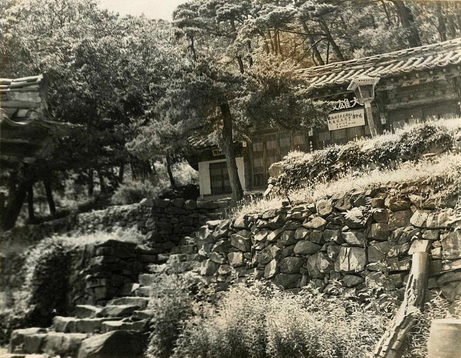 충주 창룡사 다층청석탑이미지