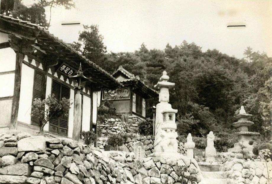 청주 백족사 석조여래좌상이미지
