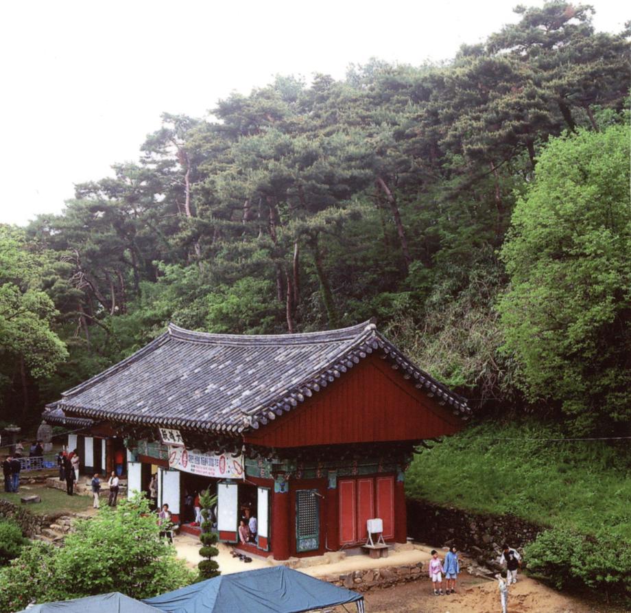 청주 안심사 대웅전이미지