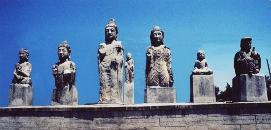 청주 용화사 석조불상군이미지
