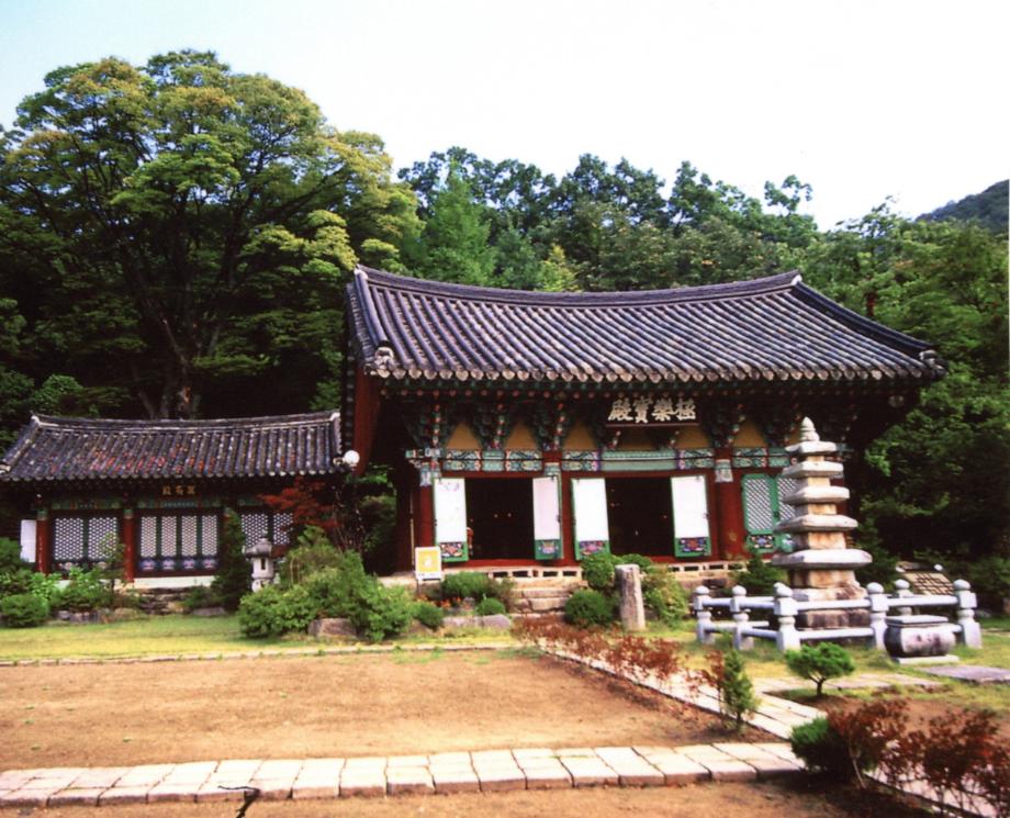 청주 보살사 극락보전이미지