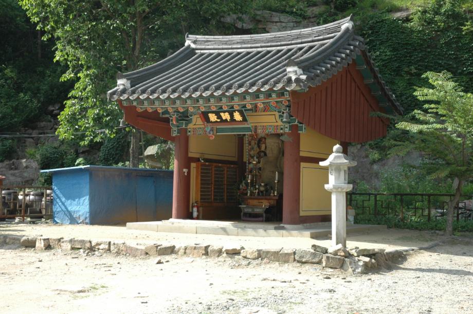 제천 덕주사 석조약사여래입상이미지