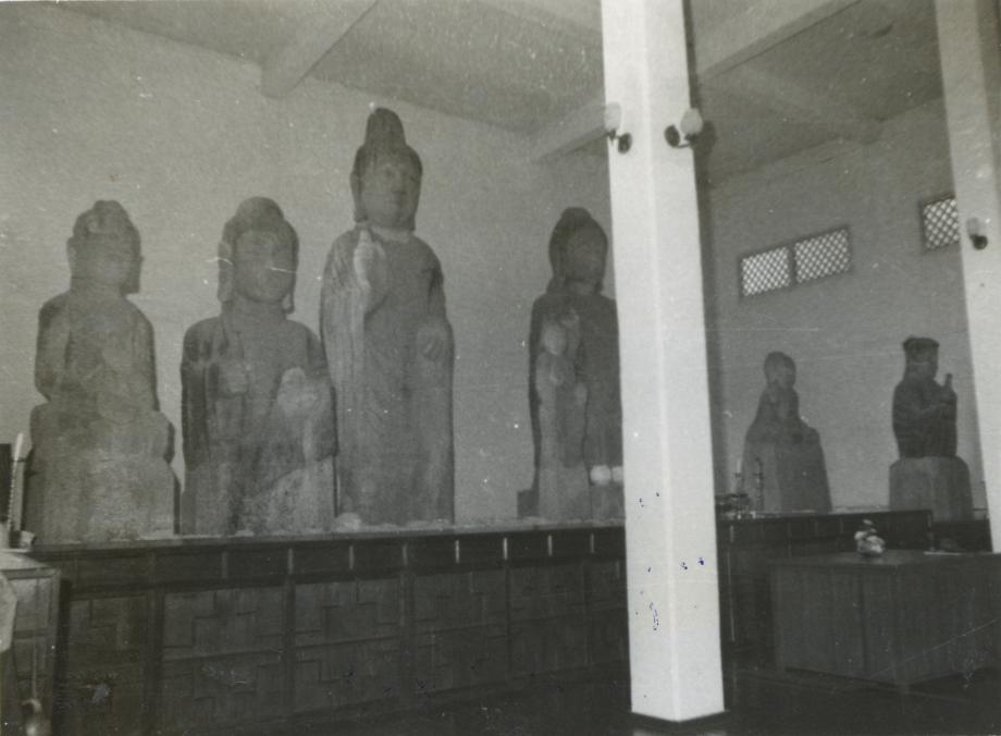 청주 용화사 석조불상군이미지