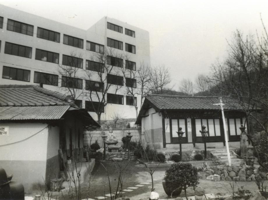 청주 용암사 석조비로자나불좌상이미지