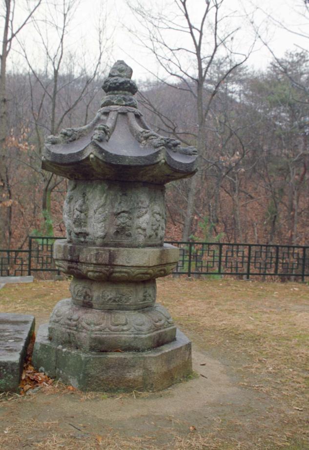 충주 정토사지 홍법국사탑이미지