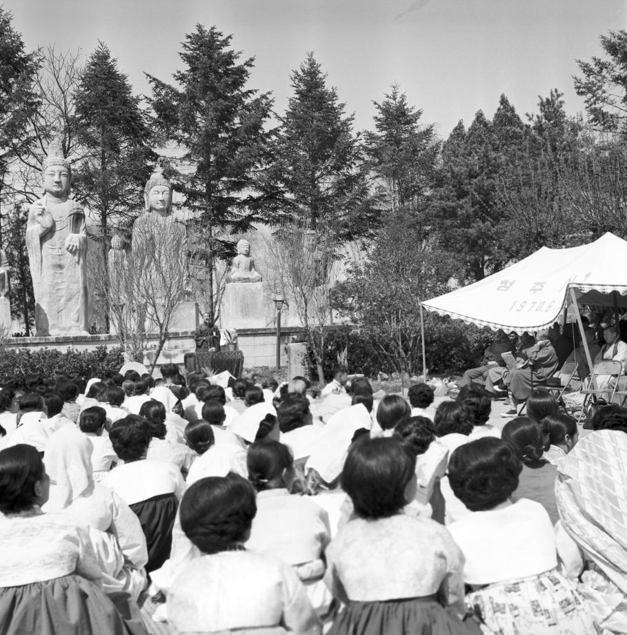 청주 용화사 석조불상군이미지