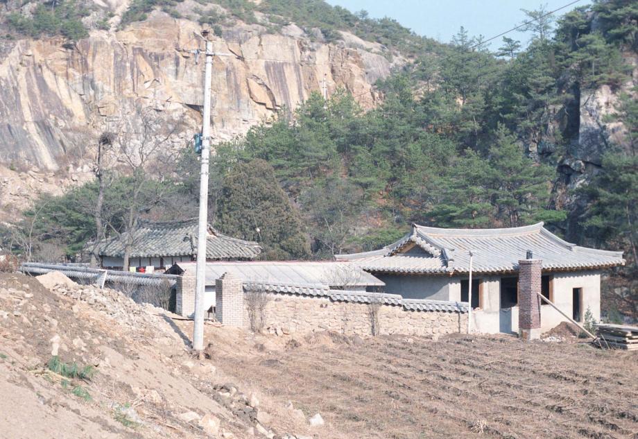 청주 동화사 석조비로자나불좌상이미지