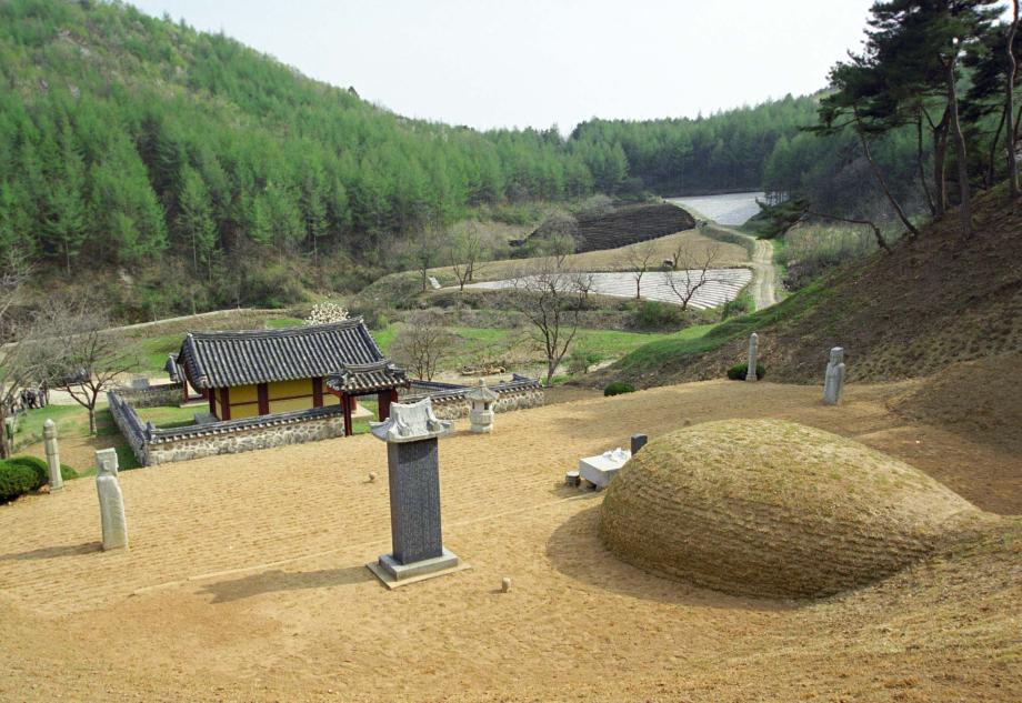 청주 신채호사당 및 묘소이미지