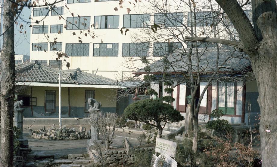 청주 용암사 석조비로자나불좌상이미지