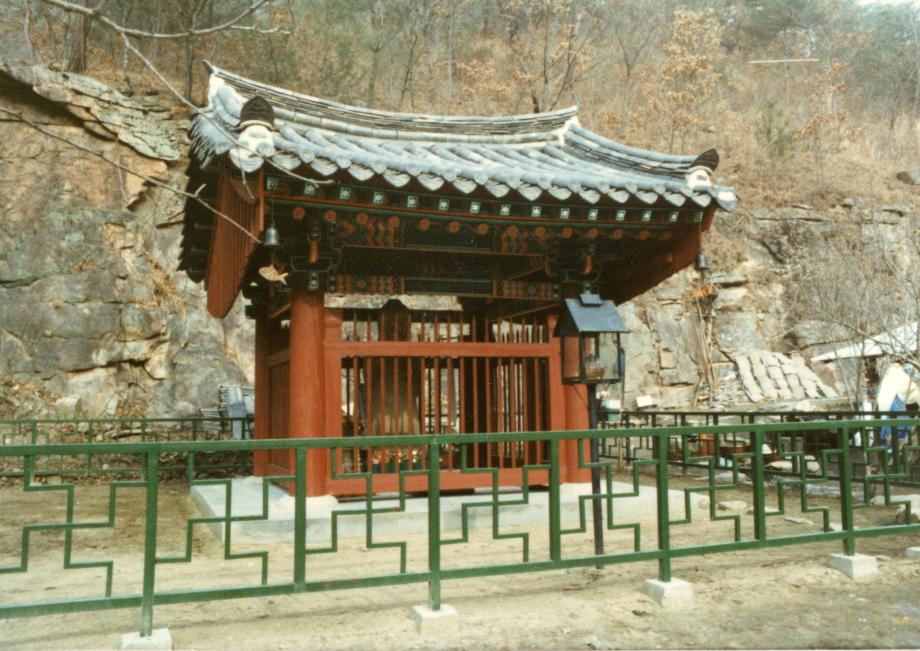 제천 덕주사 석조약사여래입상이미지