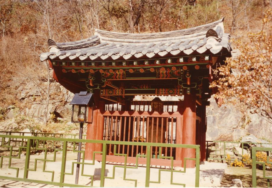 제천 덕주사 석조약사여래입상이미지