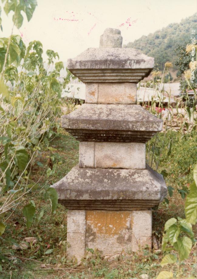 충주 추평리 삼층석탑이미지