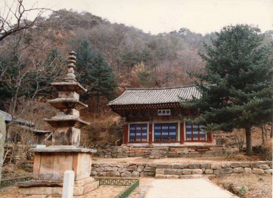 제천 신륵사 삼층석탑이미지