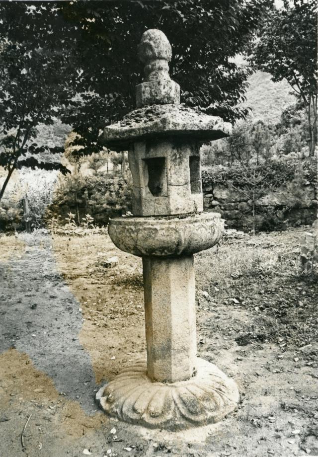 충주 미륵대원지 석등이미지