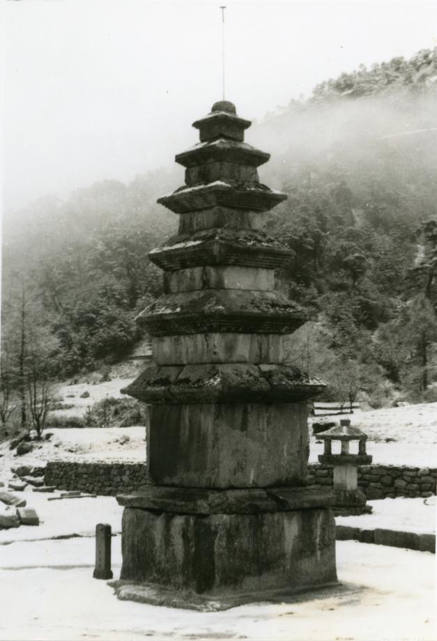충주 미륵리 오층석탑이미지