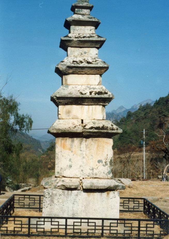 충주 미륵리 오층석탑이미지