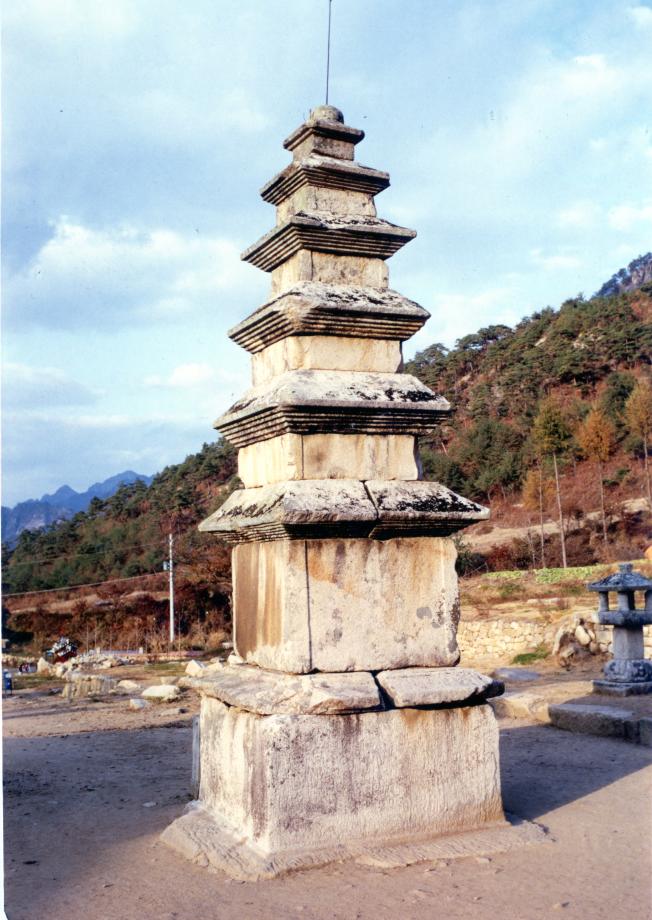 충주 미륵리 오층석탑이미지