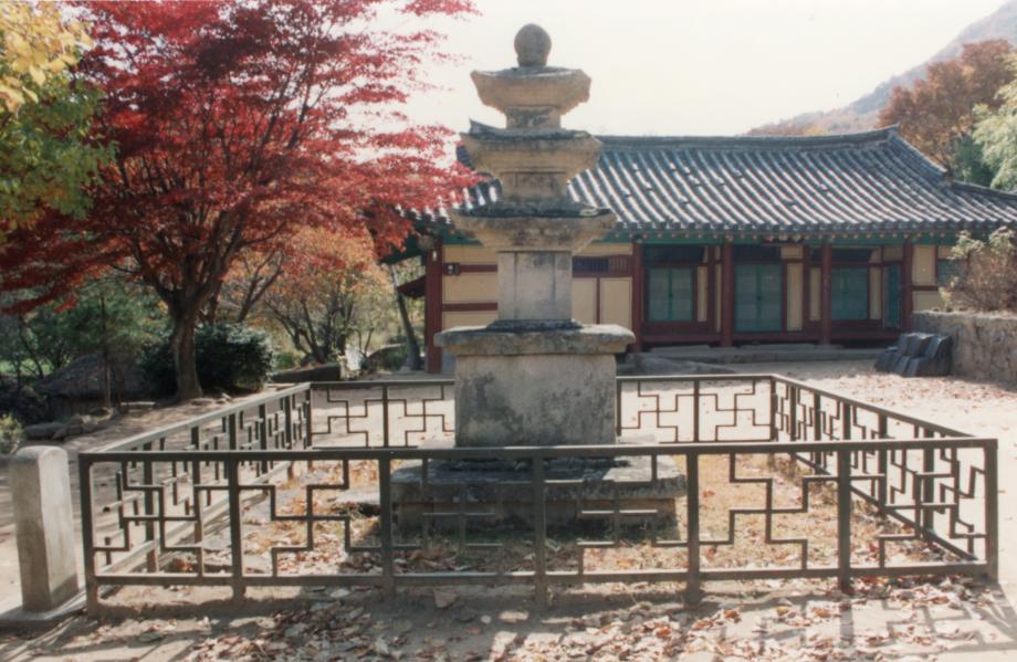 영동 영국사 삼층석탑이미지