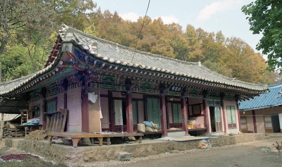 충주 백운암 철조여래좌상이미지