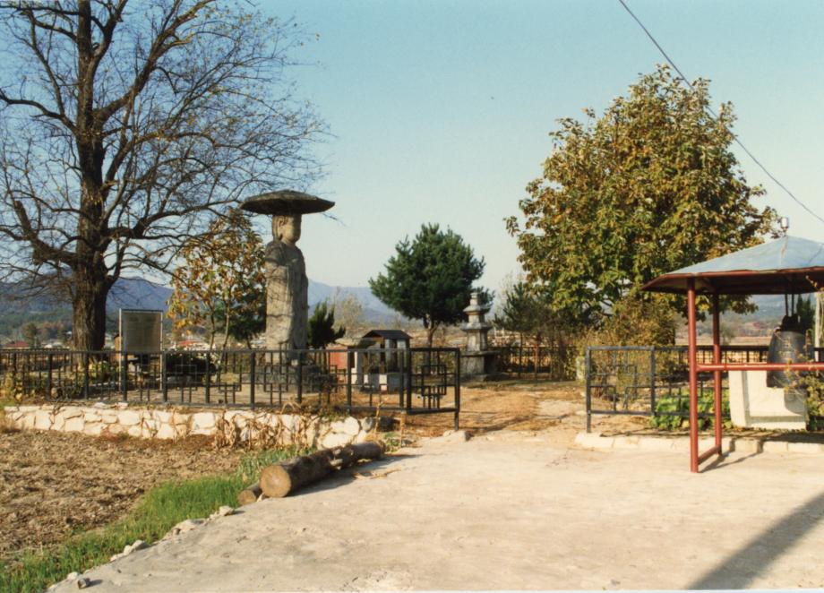 충주 원평리 석조여래입상이미지