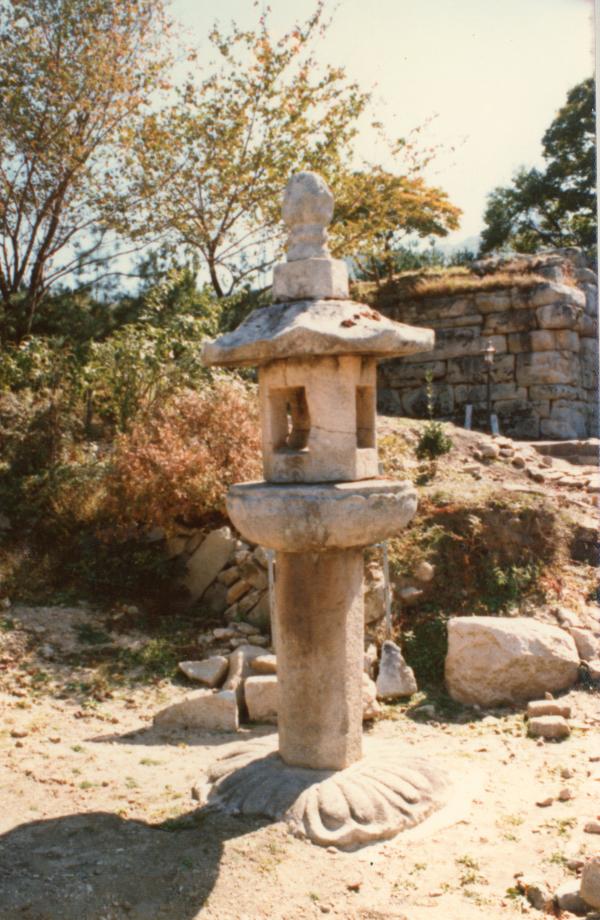 충주 미륵대원지 석등이미지