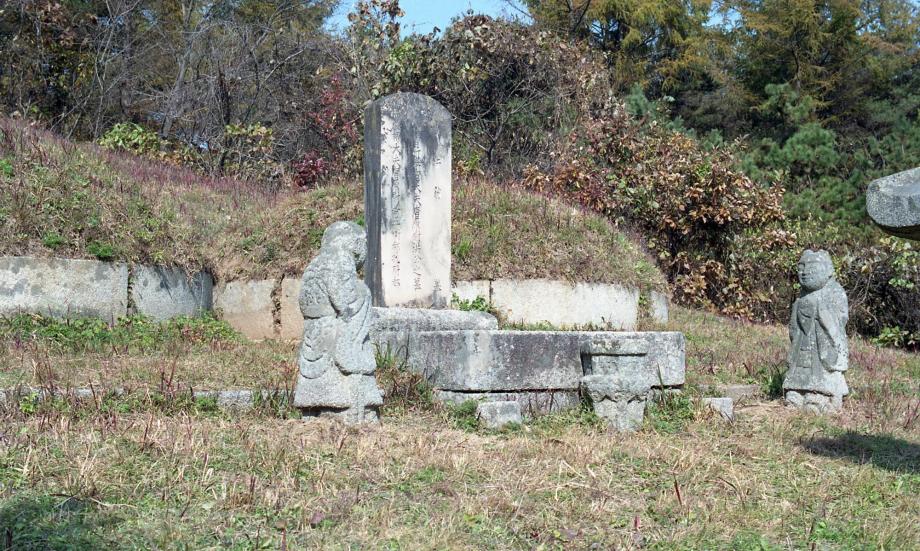진천 홍우경·정인옹주 묘소이미지