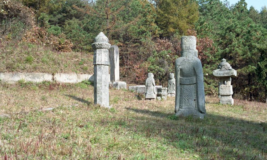 진천 홍우경·정인옹주 묘소이미지