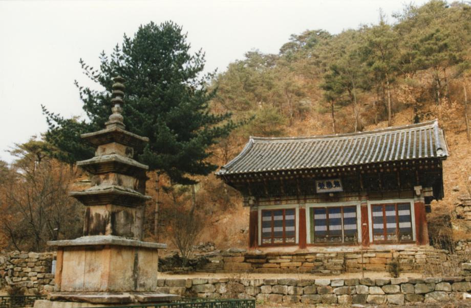 제천 신륵사 극락전이미지