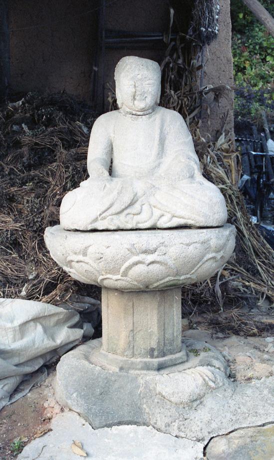 충주 오갑사지 석조여래좌상이미지