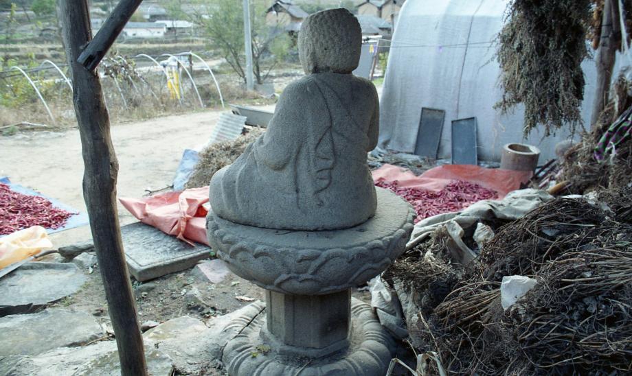 충주 오갑사지 석조여래좌상이미지