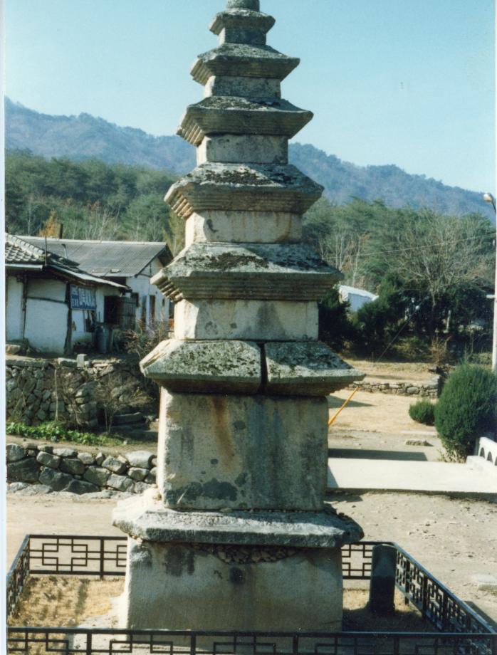 충주 미륵리 오층석탑이미지