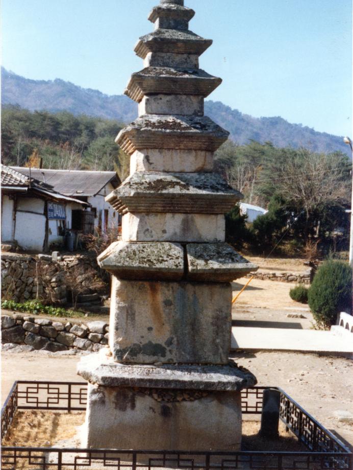 충주 미륵리 오층석탑이미지