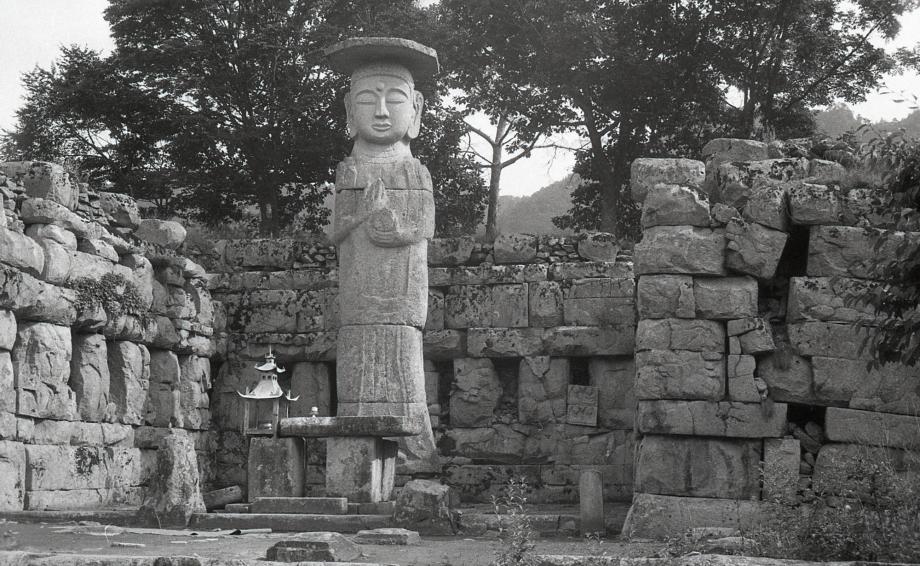 충주 미륵리 석조여래입상이미지