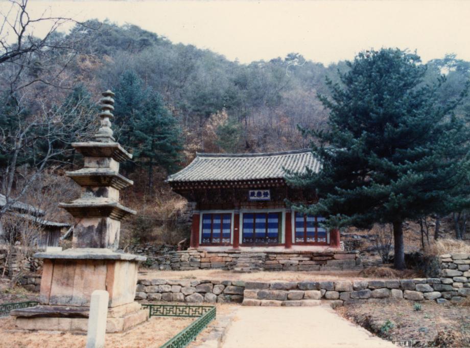제천 신륵사 삼층석탑이미지