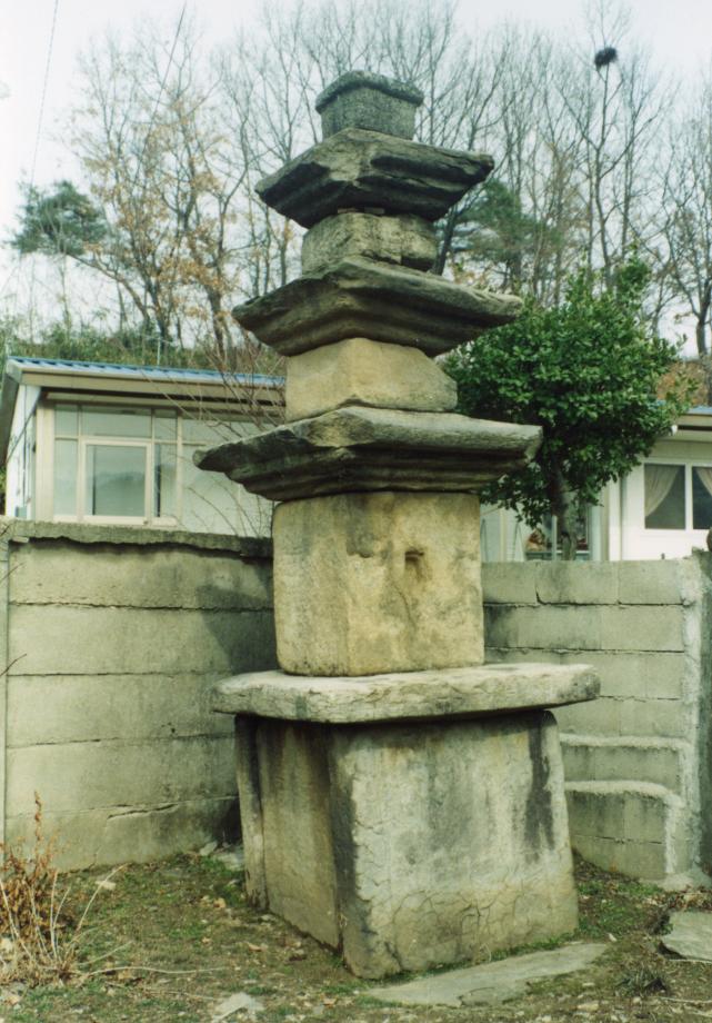 괴산 보안사 삼층석탑이미지