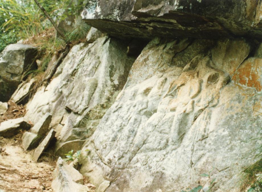 충주 봉황리 마애불상군이미지