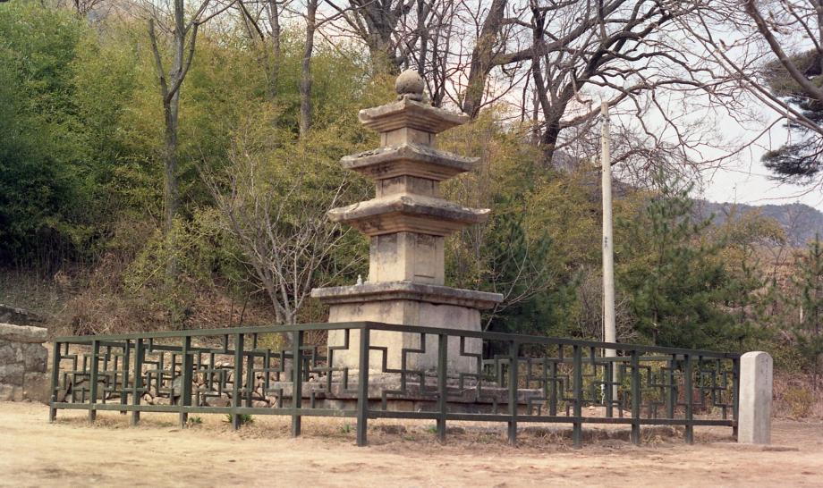 영동 영국사 삼층석탑이미지