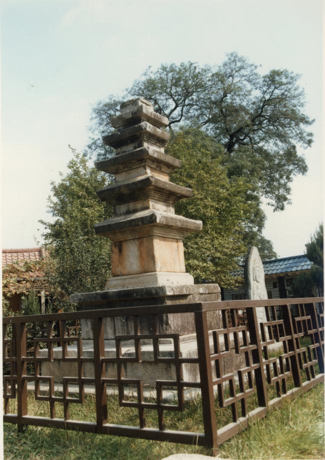 충주 창동리 오층석탑이미지