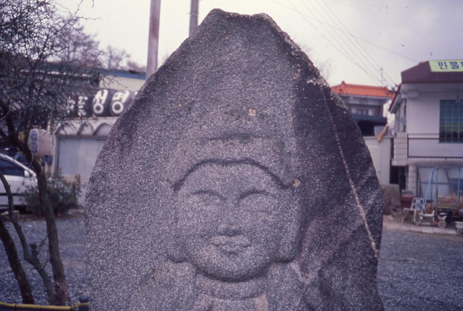 충주 창동리 석조약사여래입상이미지