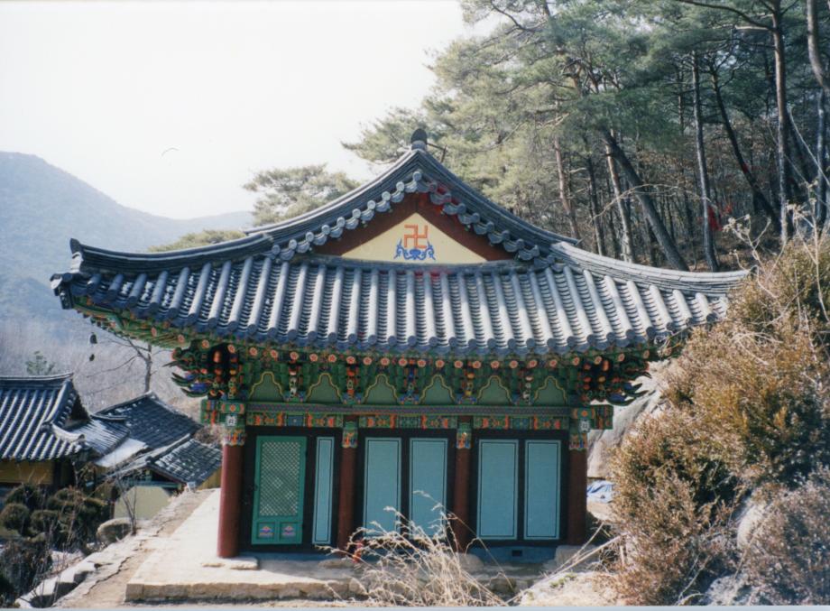 괴산 채운암 대웅전이미지
