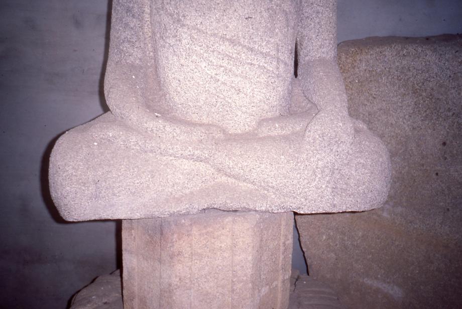 충주 문주리 석조여래좌상이미지