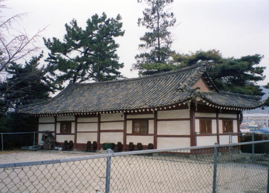 청원부강초등학교강당이미지