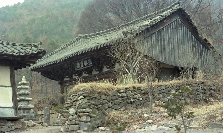 청주 보살사 극락보전이미지