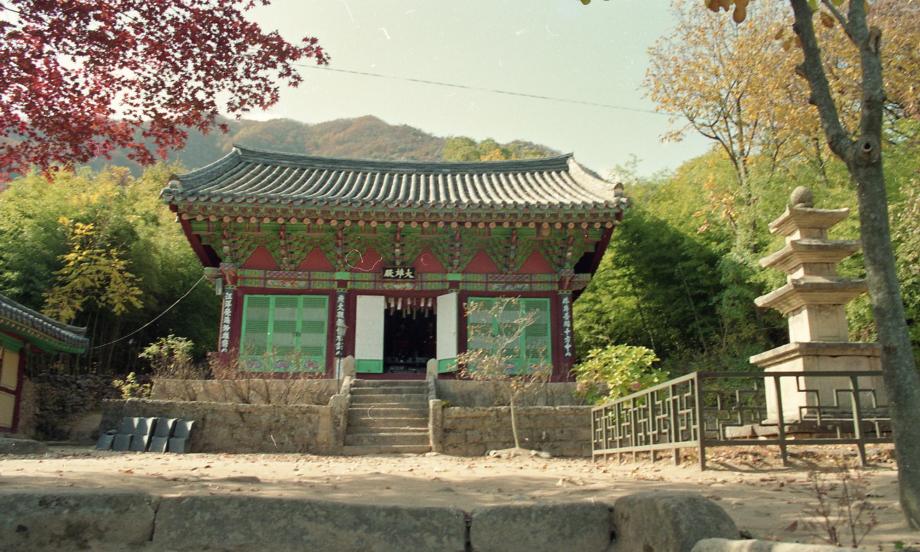영동 영국사 대웅전이미지