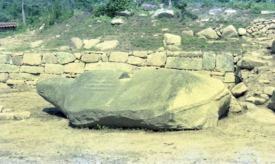 충주 미륵대원지 석조귀부이미지