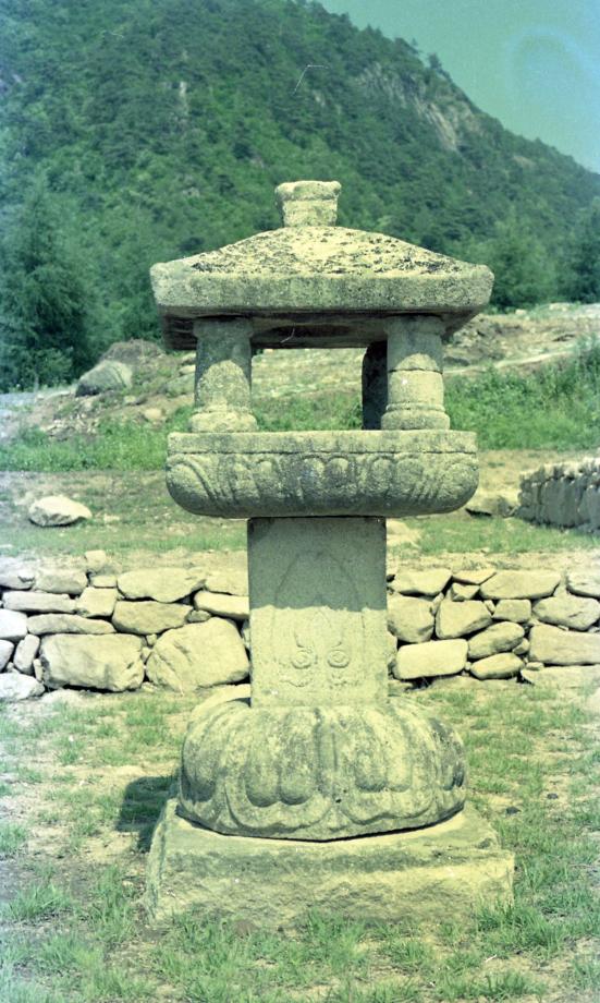 충주 미륵대원지 사각석등이미지