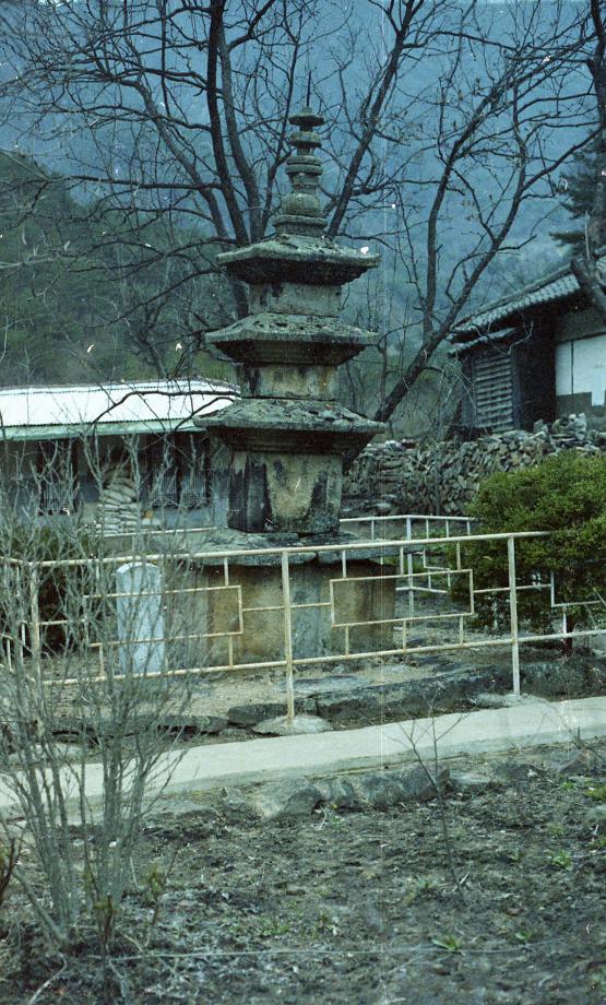 제천 신륵사 삼층석탑이미지